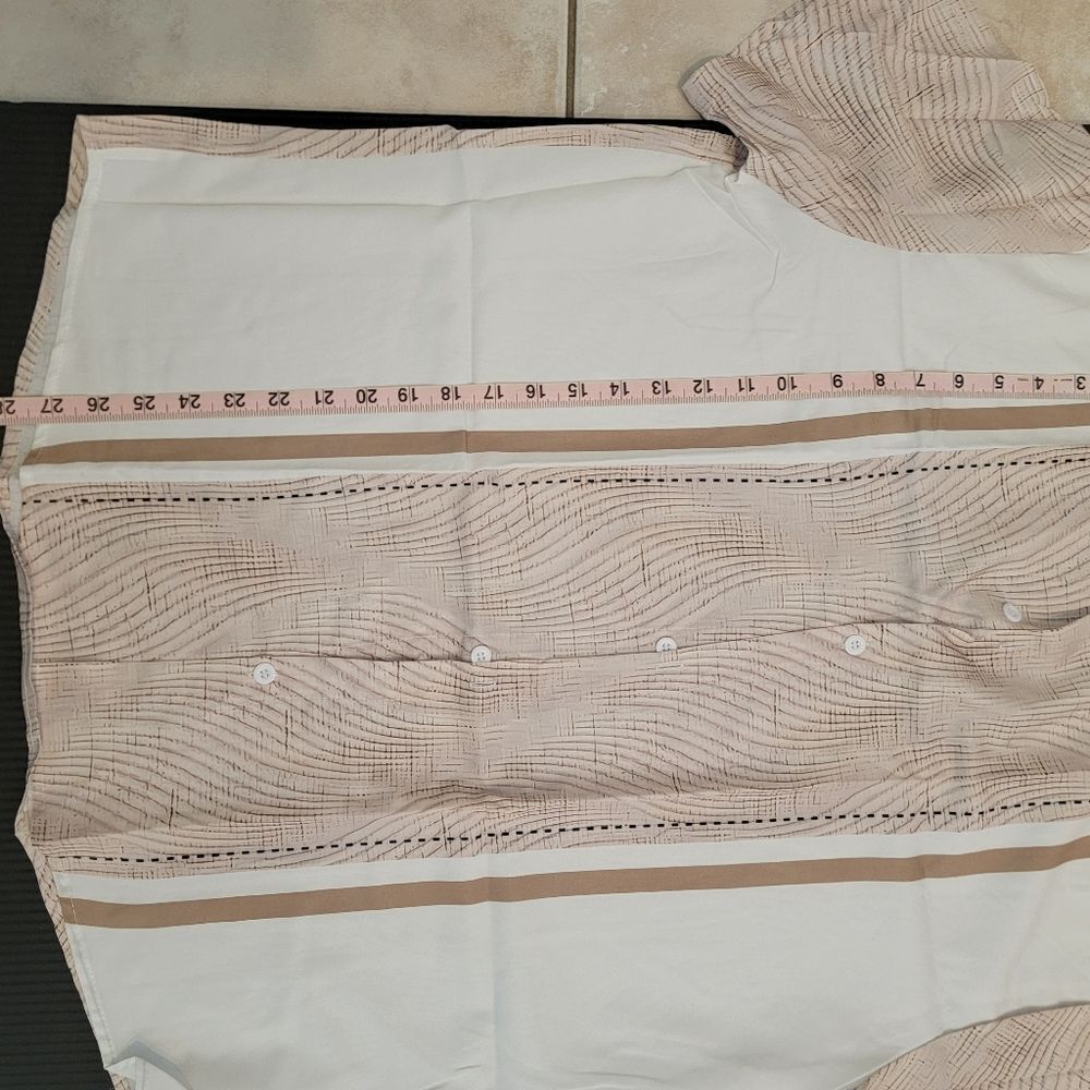 Men's Casual Beige and White Button Down Shirt - Picture 5 of 7